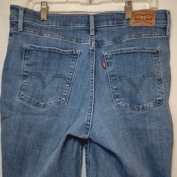 Levi's women's boot cut stretchy denim size (12) M. - W 31. L32 - Picture 9 of 16
